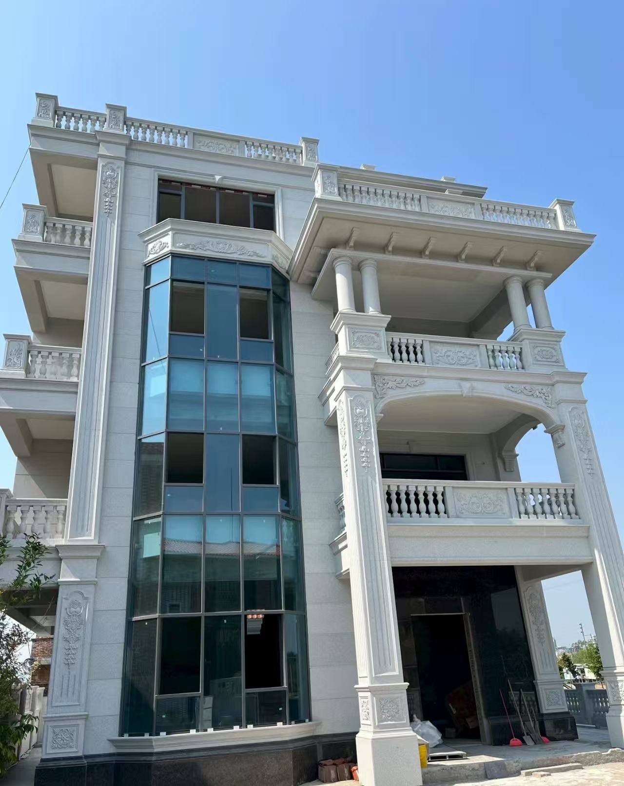 福建 芝麻白花岗岩别墅外墙干挂效果展示