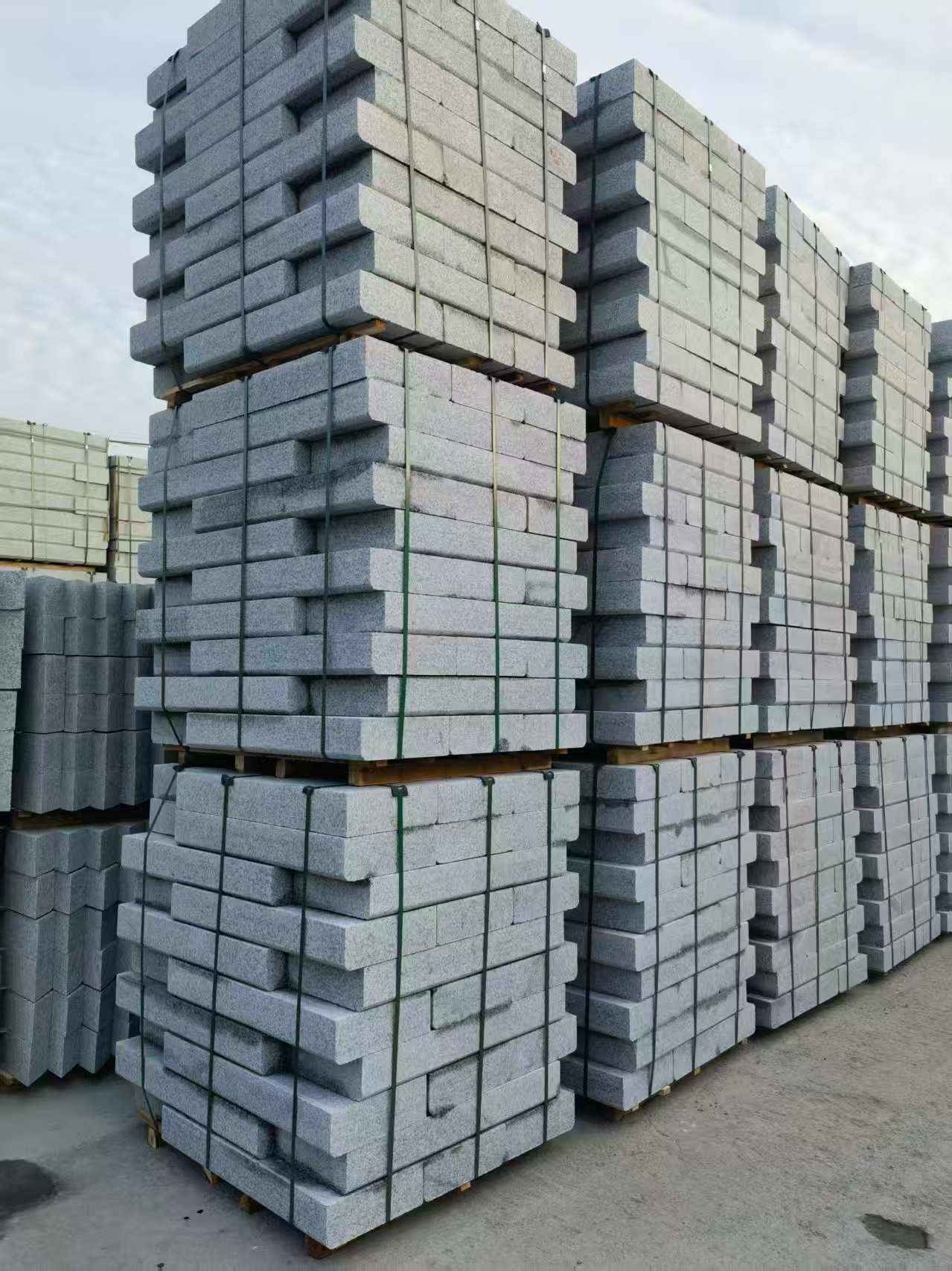 福建 路沿石（路侧石），颜色一致，尺寸标准