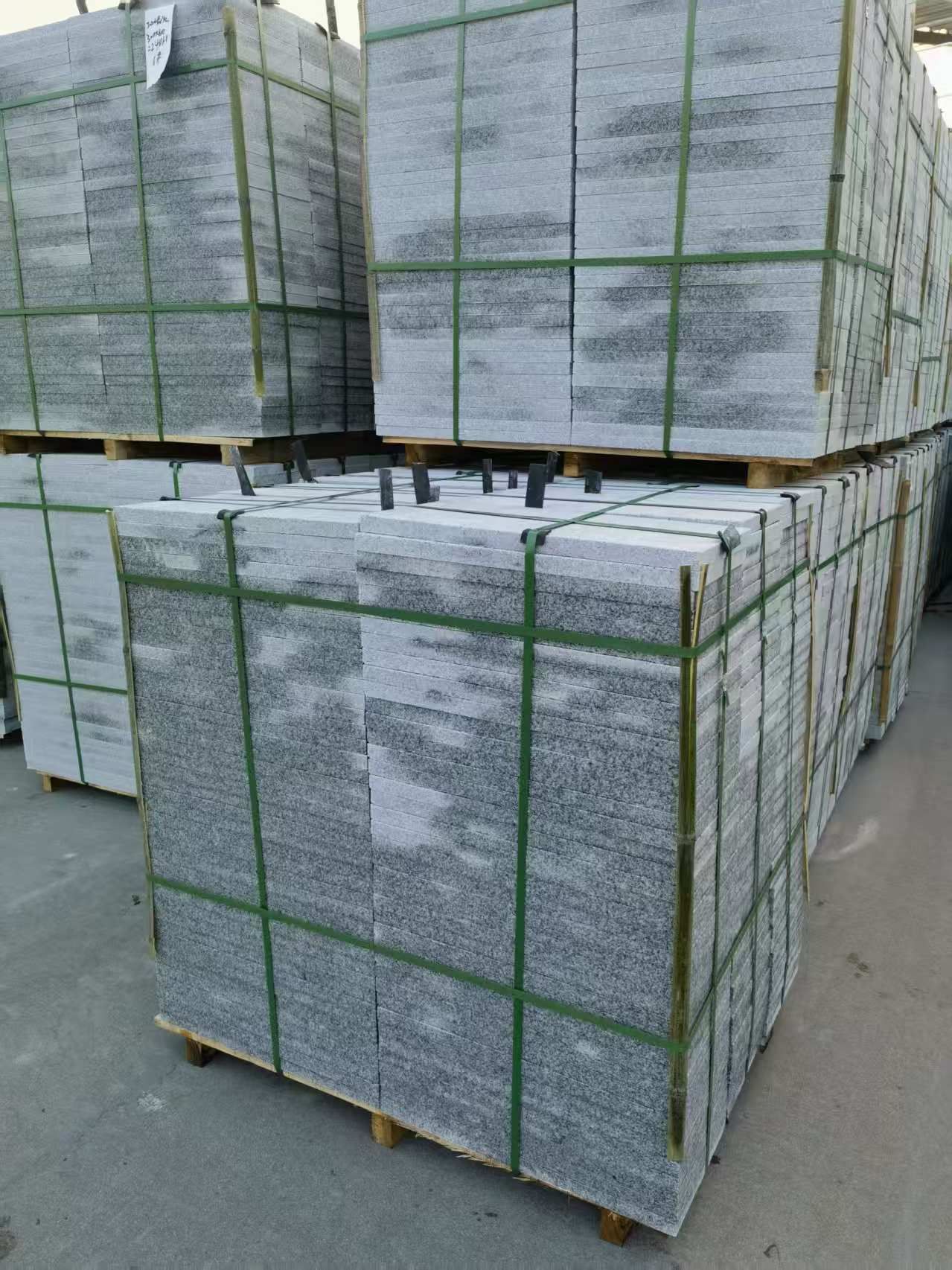 福建 芝麻白地铺石材