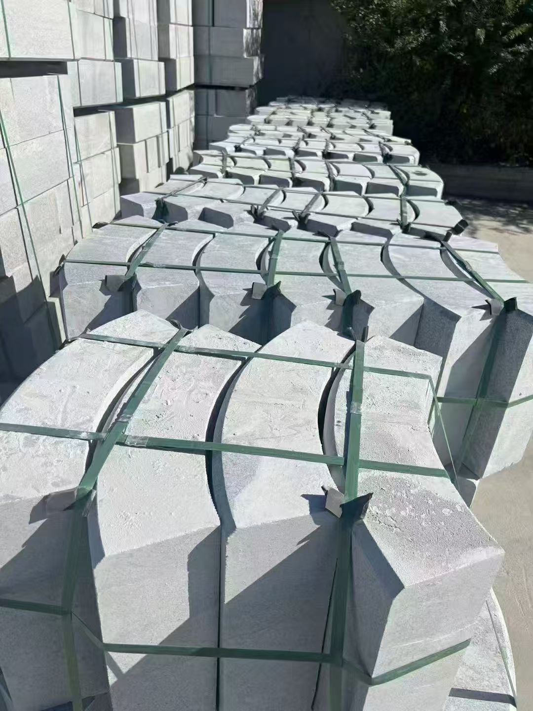 福建 芝麻灰弧形路沿石