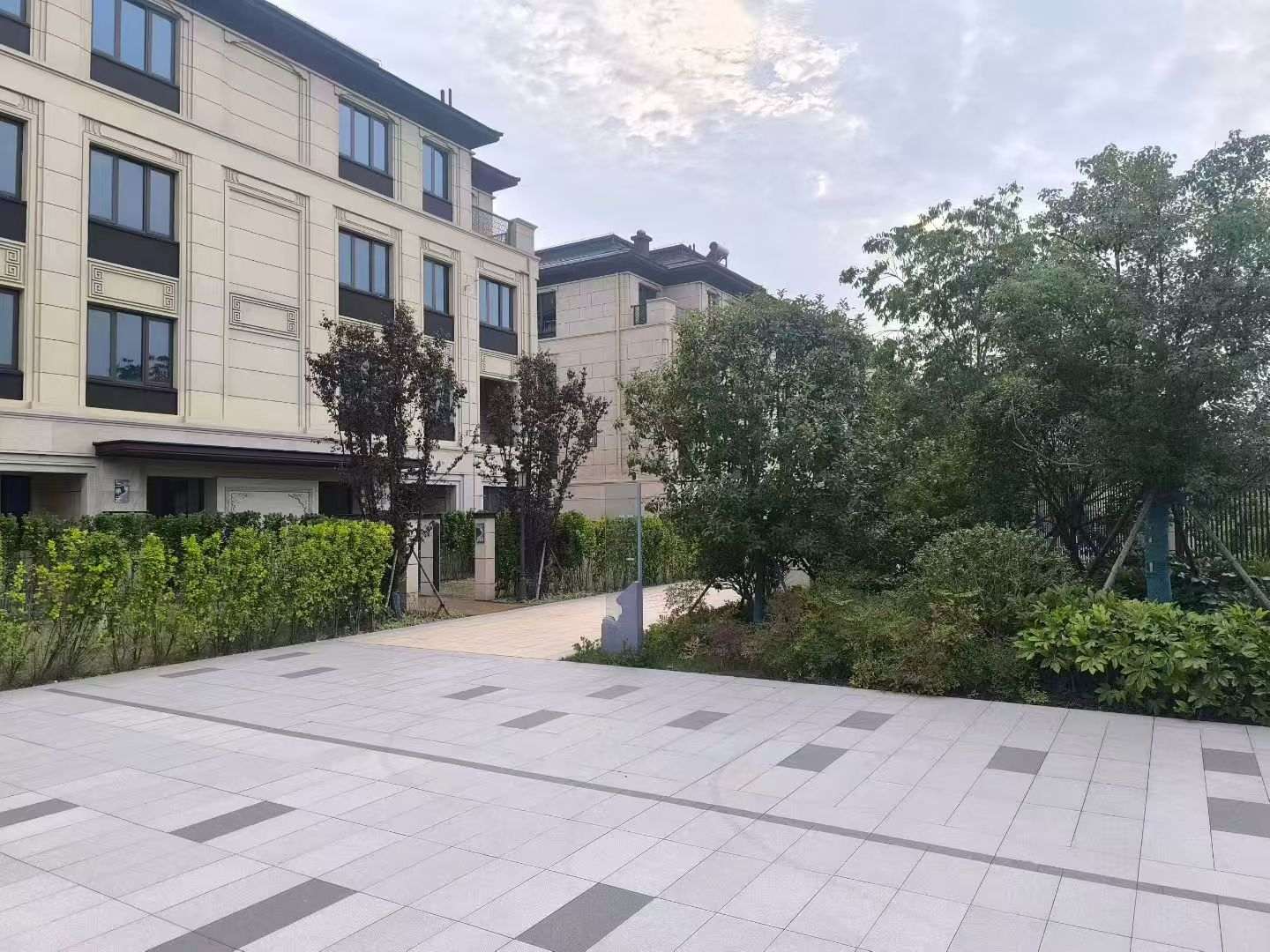 福建 芝麻白与芝麻白搭配铺装，尺寸1200*600